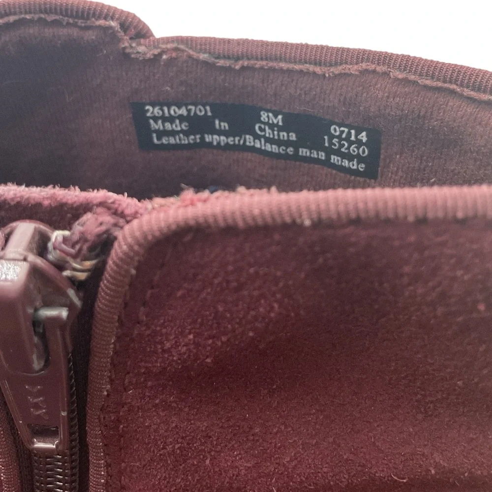 Clarks Rich Burgundy suede season color Ankle Booties size‎ 8